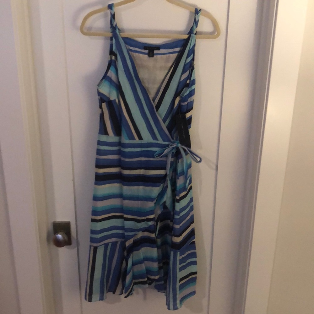 Tommy Hilfiger Women’s L faux wrap dress. Braided straps, ties at waist.